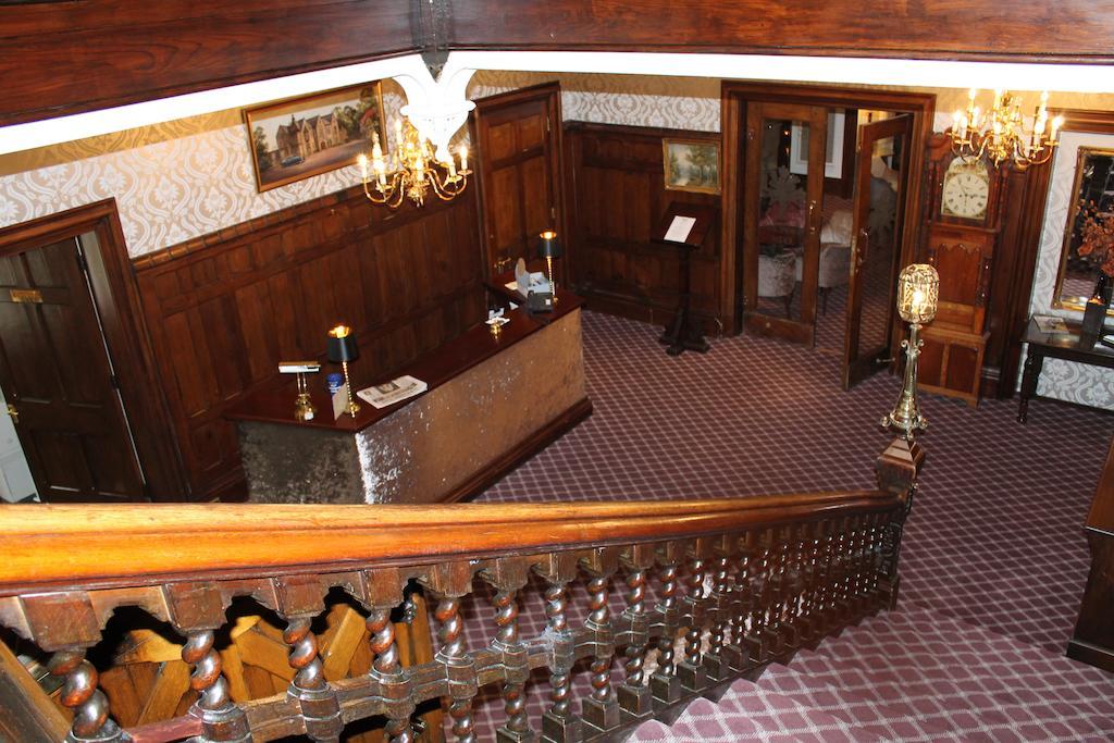 Oakwood Hall Hotel Bingley Bagian luar foto