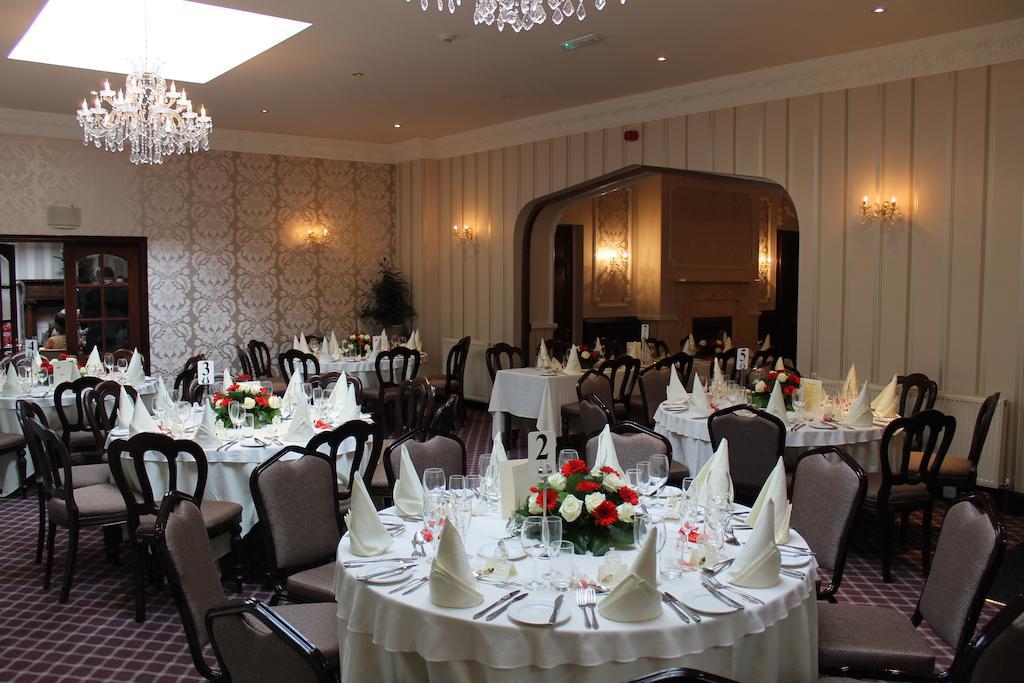 Oakwood Hall Hotel Bingley Bagian luar foto