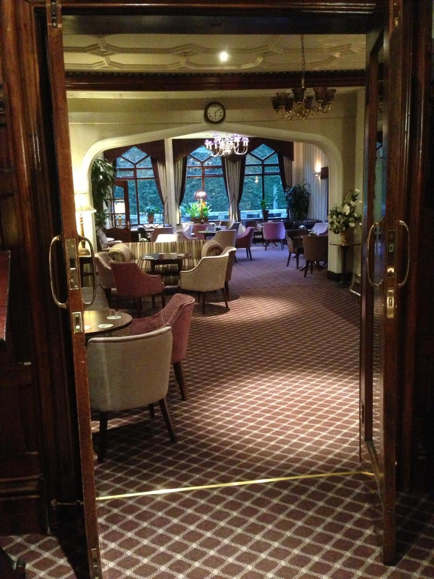 Oakwood Hall Hotel Bingley Bagian luar foto