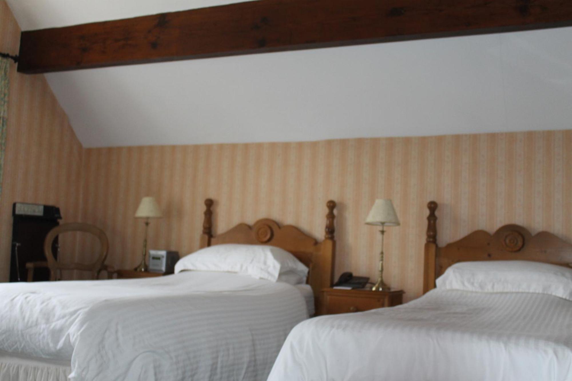 Oakwood Hall Hotel Bingley Bagian luar foto