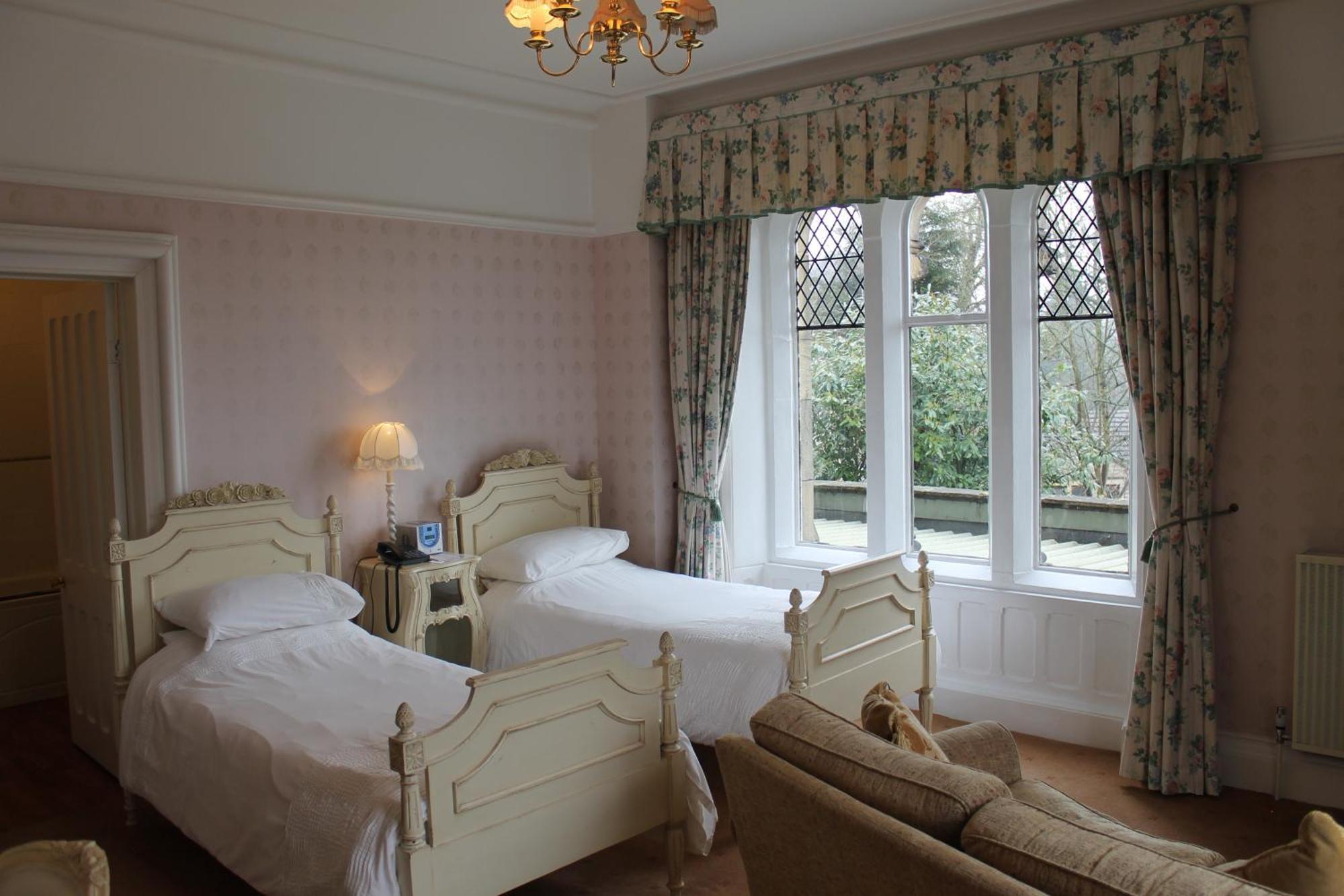 Oakwood Hall Hotel Bingley Bagian luar foto